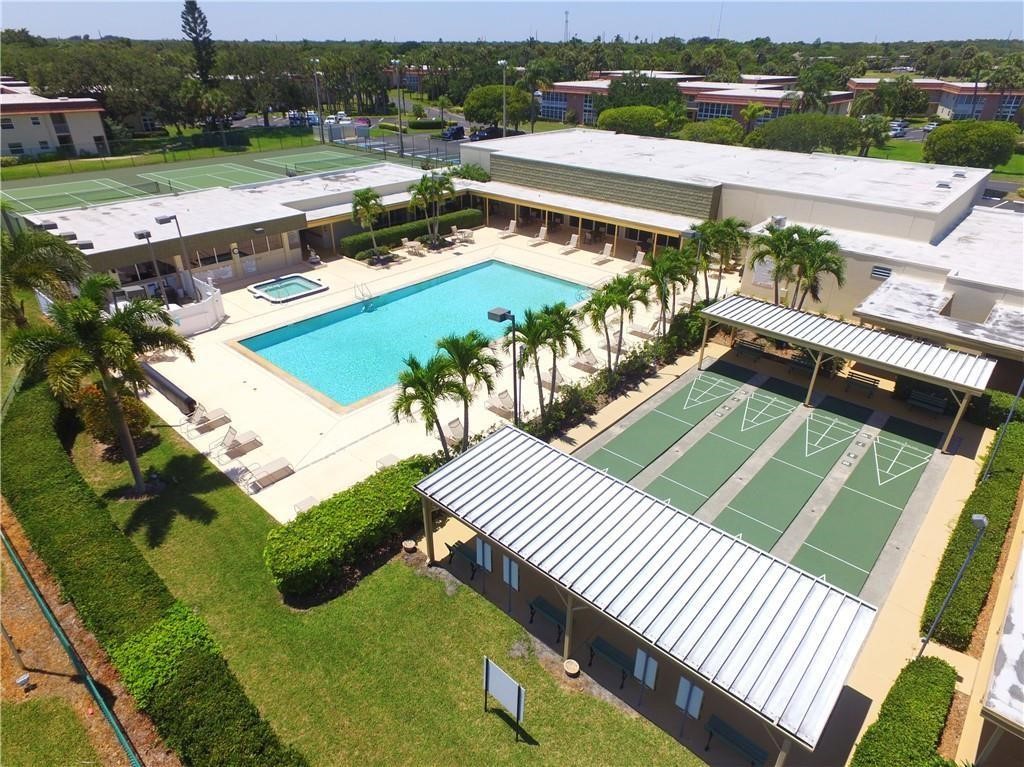 40 Vista Gardens Trail 201