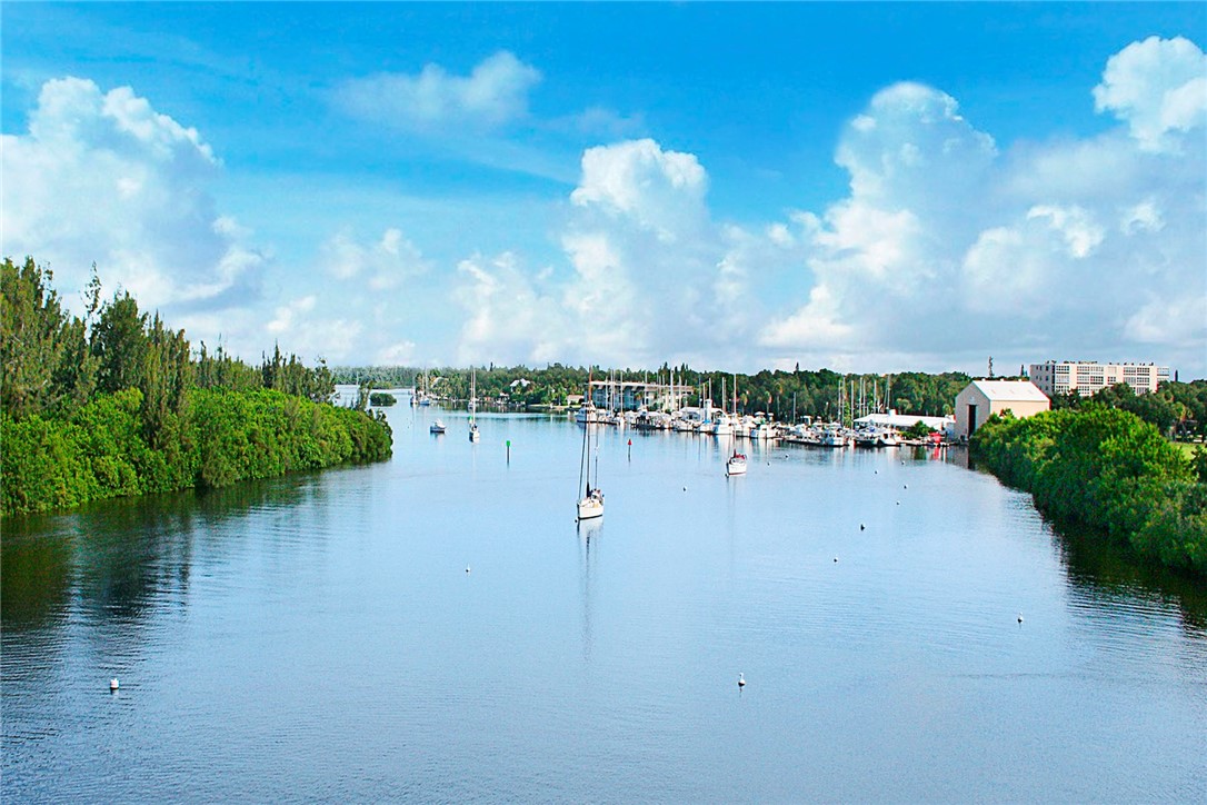 40 Vista Gardens Trail 201