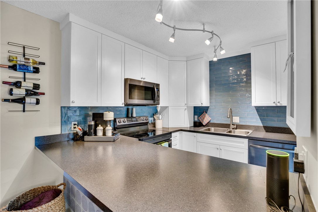 1166 6th Avenue 15A