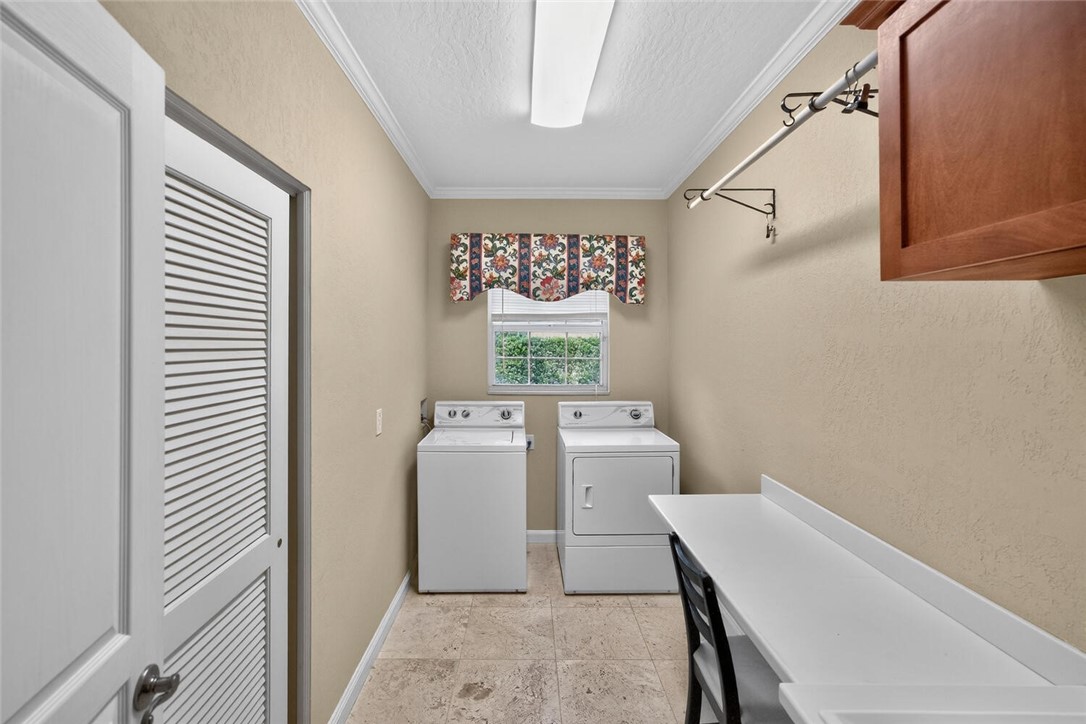 137 SW 38th Court SW