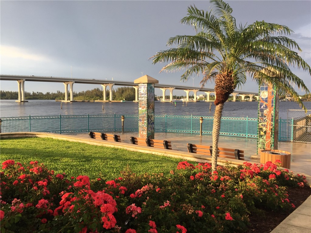 137 SW 38th Court SW