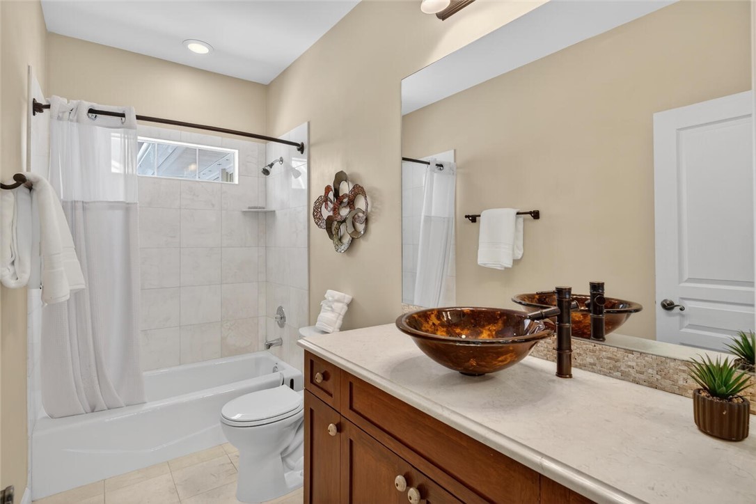 137 SW 38th Court SW