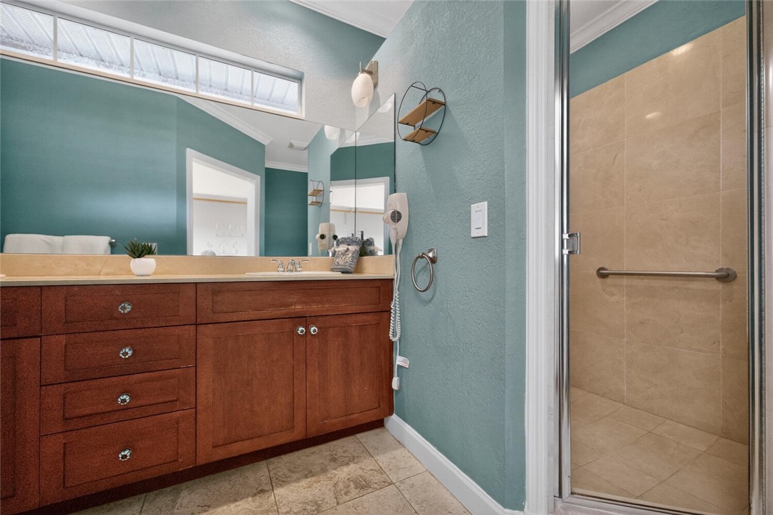 137 SW 38th Court SW