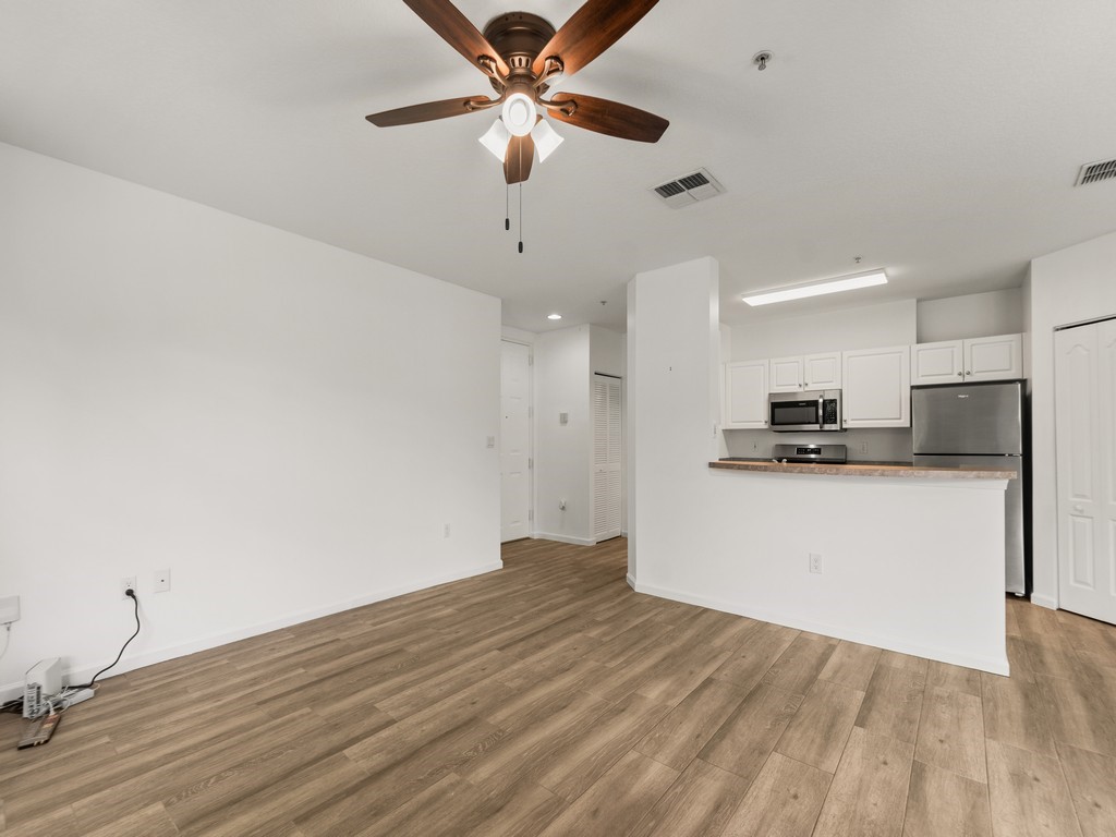 5020 Fairways Circle J202