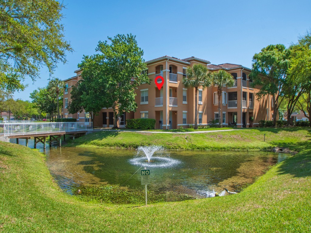 5020 Fairways Circle J202