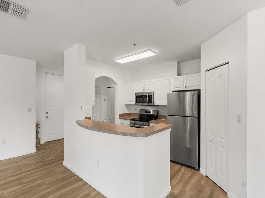 5020 Fairways Circle J202