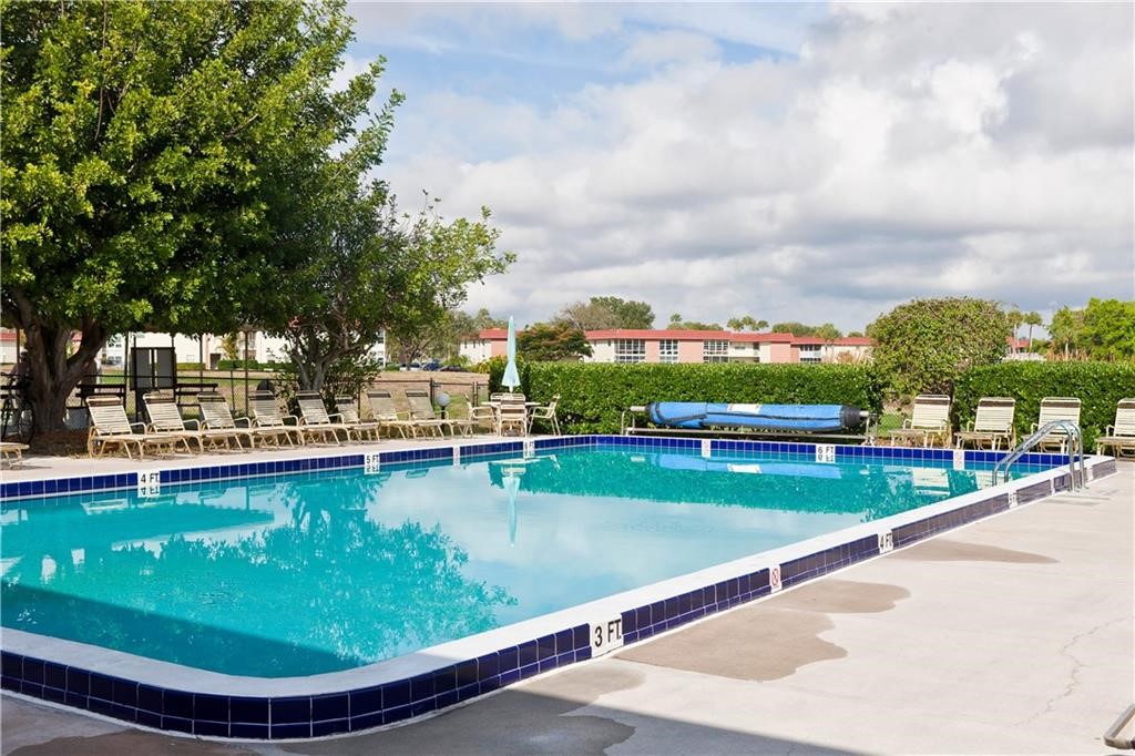 16 Vista Palm Lane 205