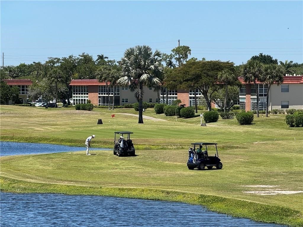 16 Vista Palm Lane 205