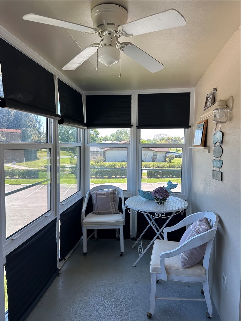 16 Vista Palm Lane 205