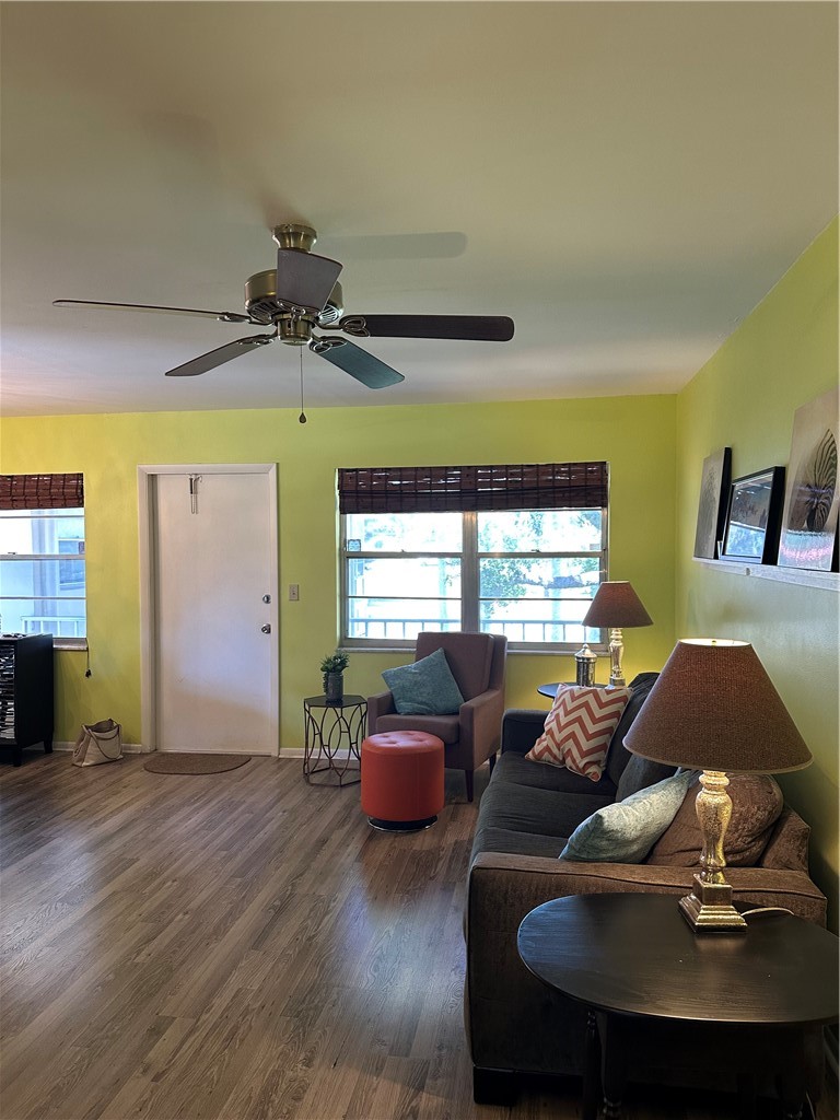 16 Vista Palm Lane 205