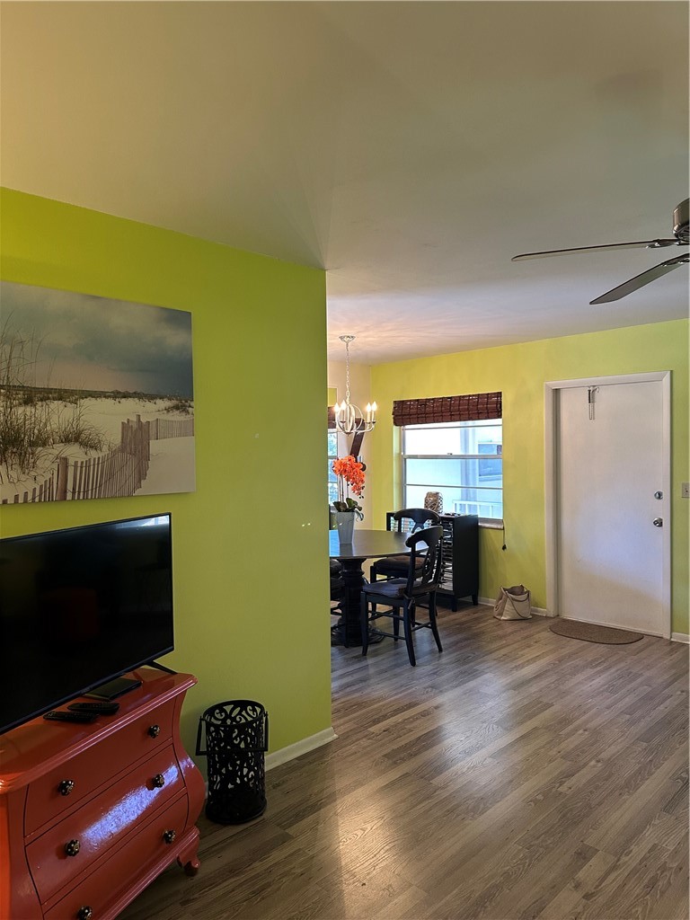 16 Vista Palm Lane 205