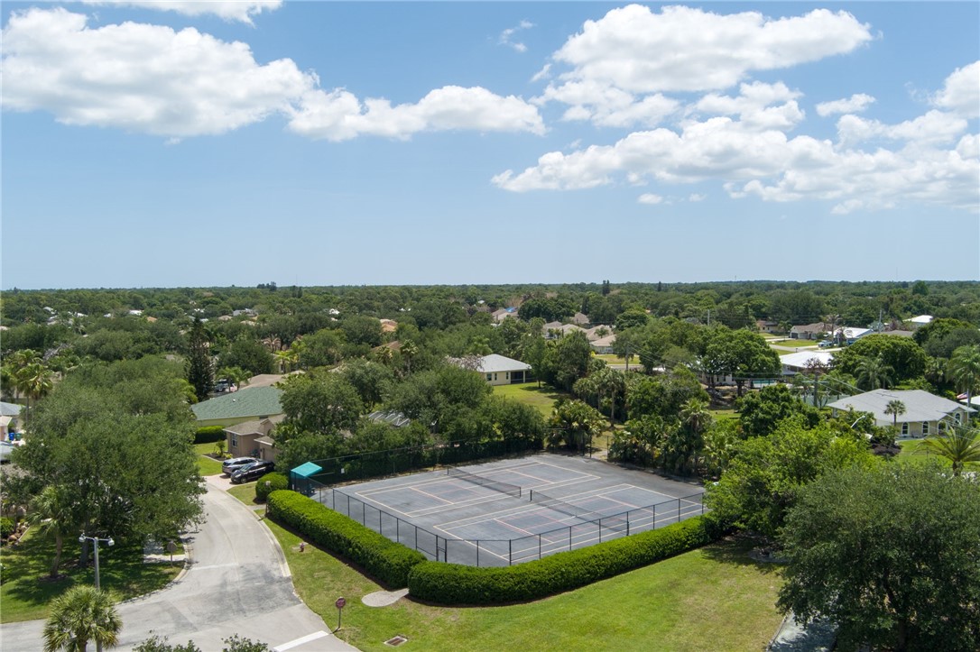 1336 Shoreline Circle
