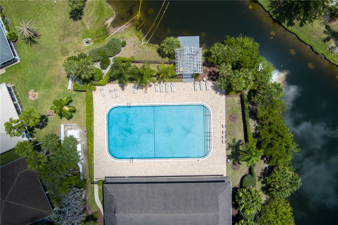 1336 Shoreline Circle