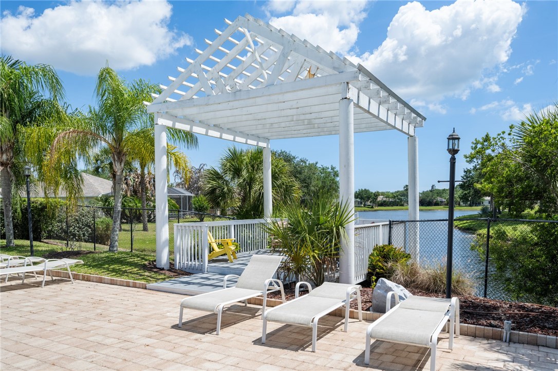 1336 Shoreline Circle