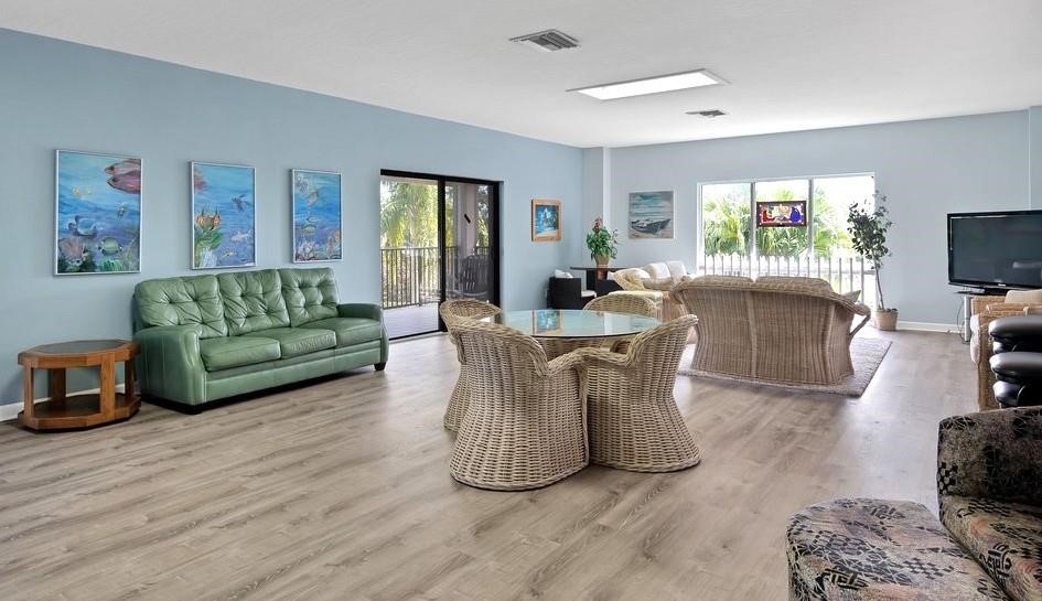 1336 Shoreline Circle