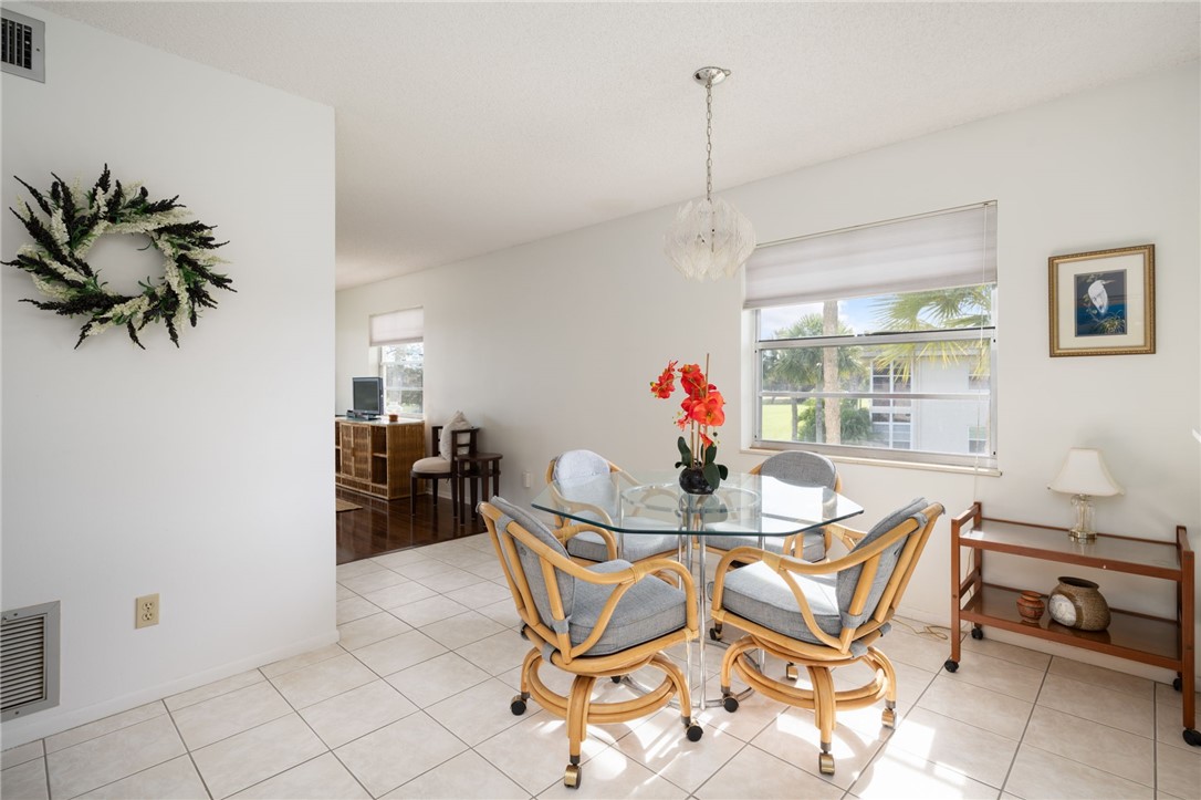 40 Vista Gardens Trail 201