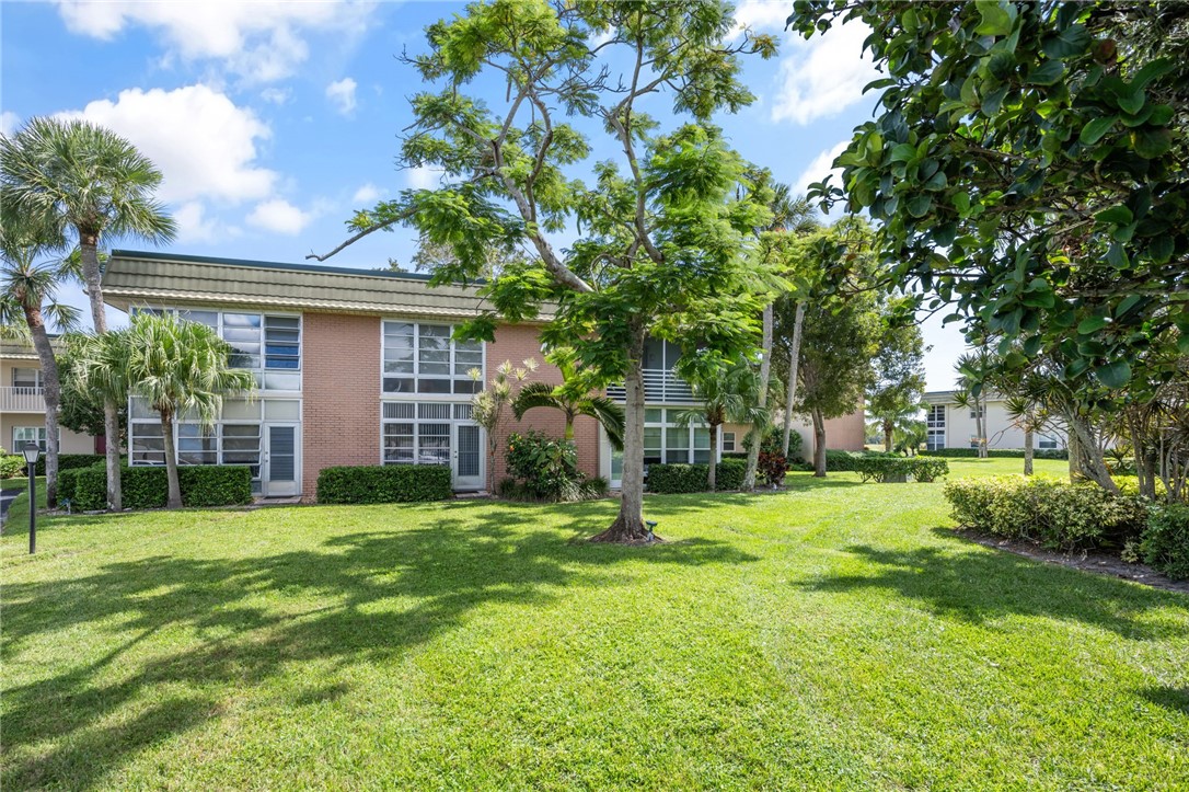 40 Vista Gardens Trail 201