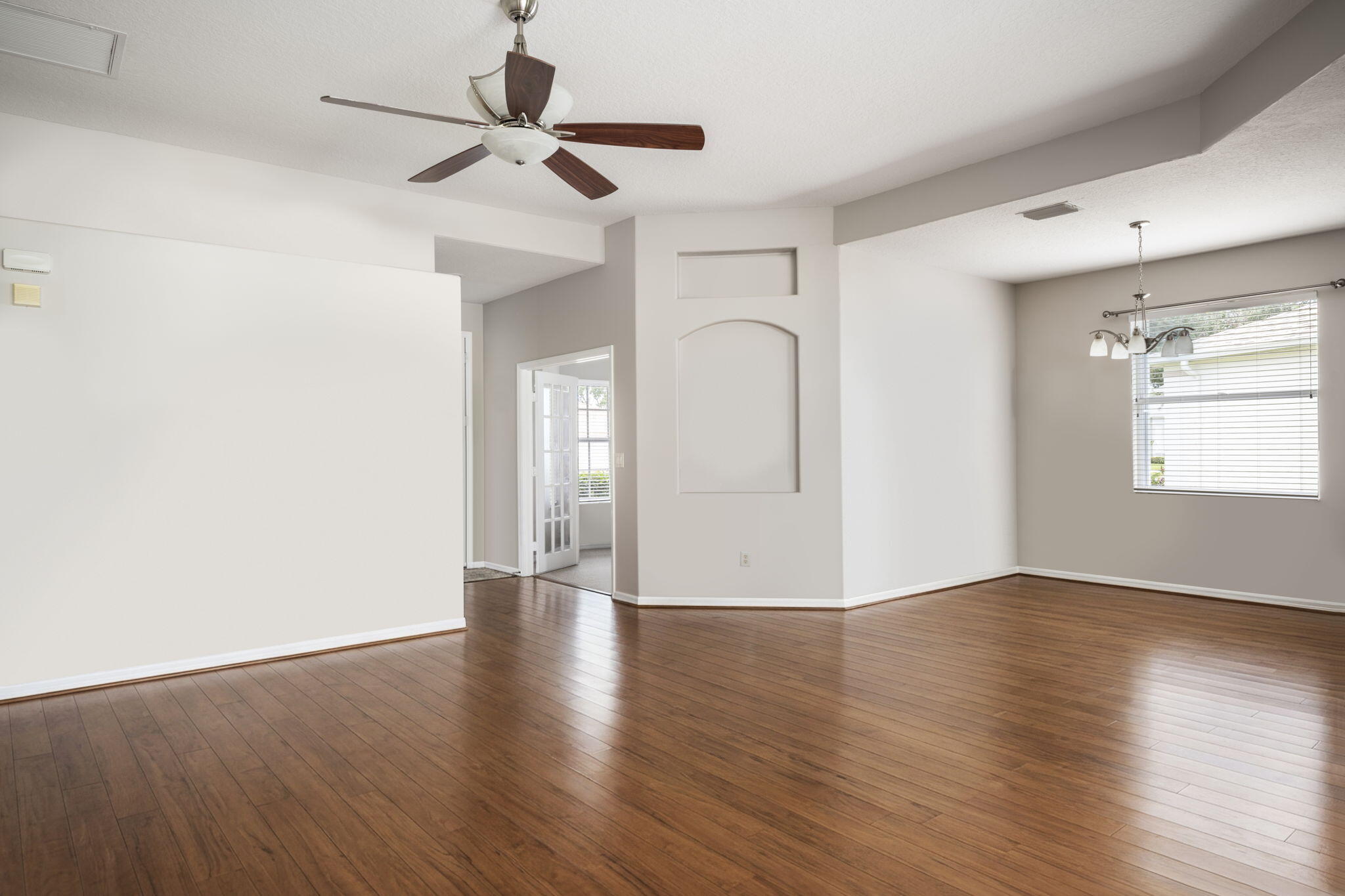 1336 Shoreline Circle