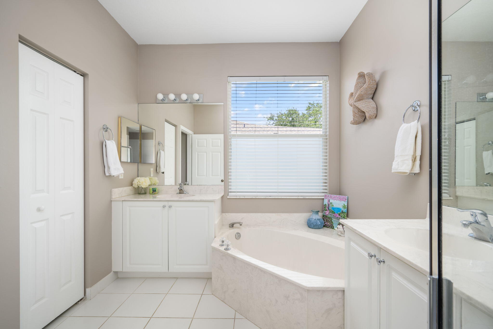 1336 Shoreline Circle