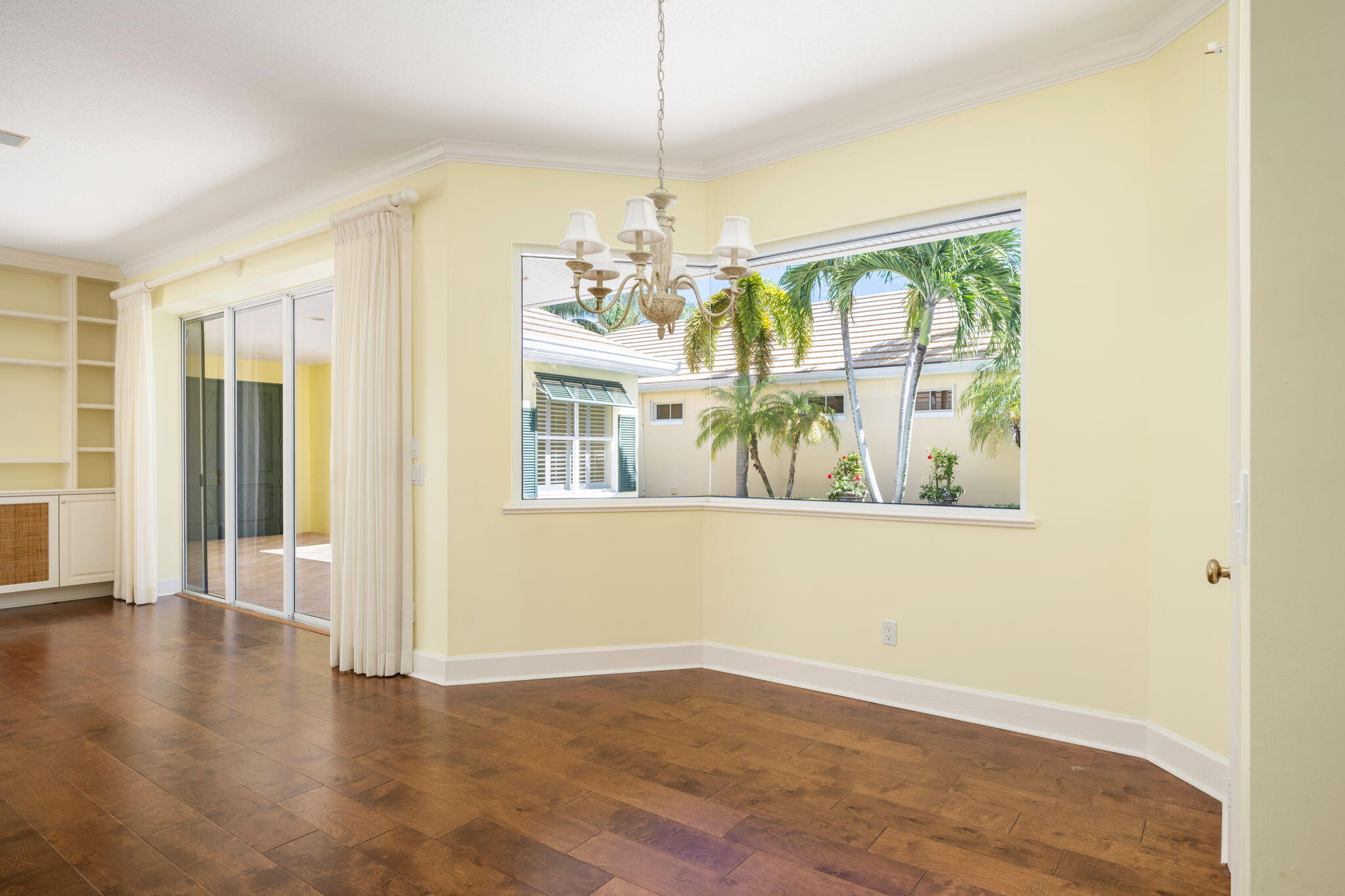 2131 SEA MIST Court