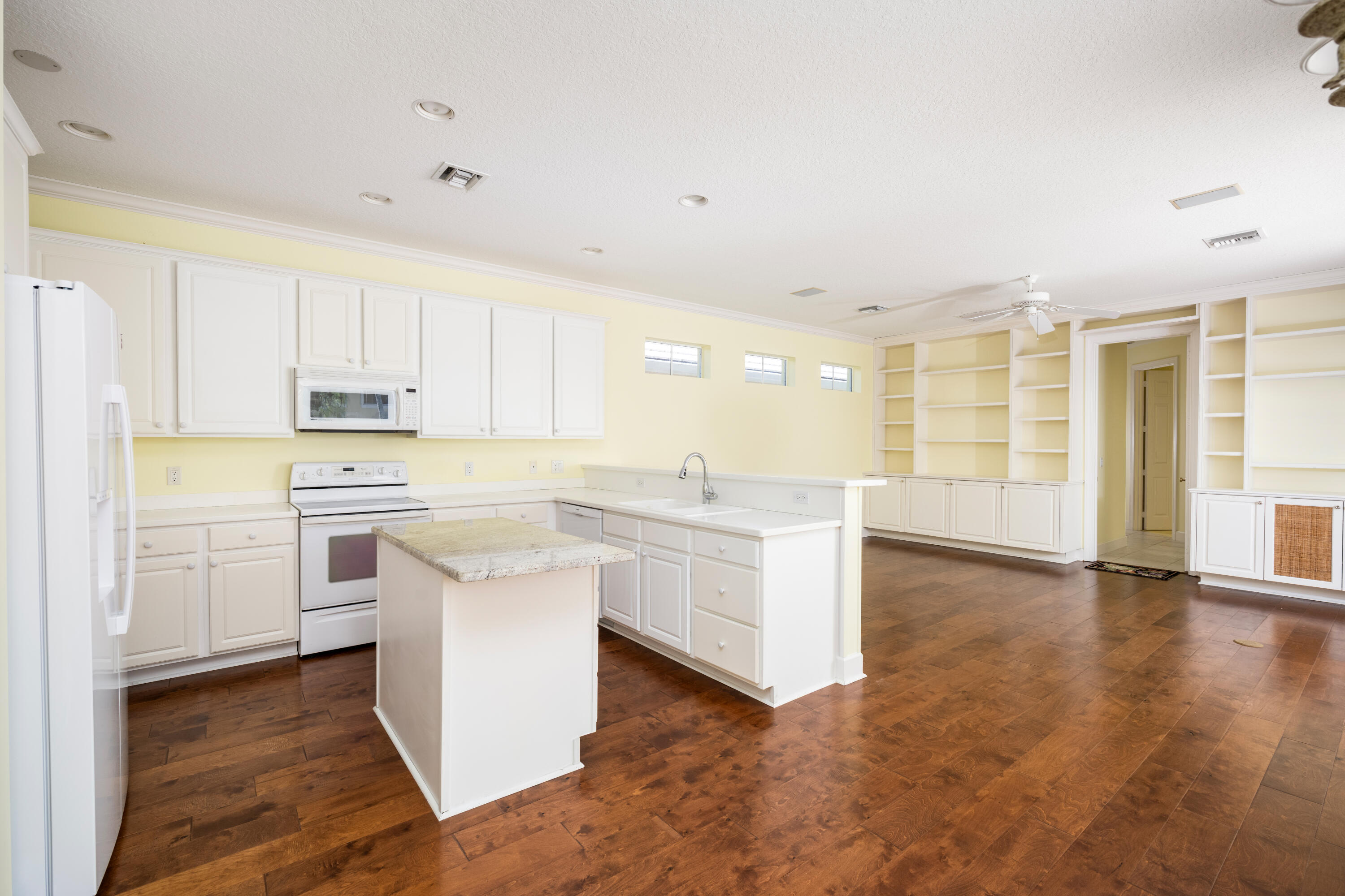 2131 SEA MIST Court