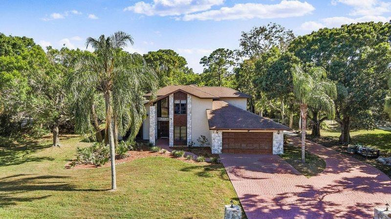 895 N Woodlands Drive
