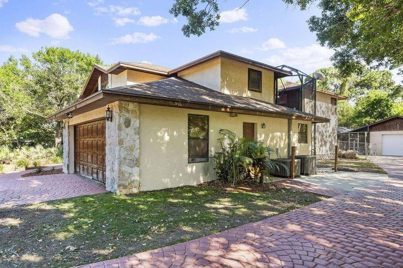 895 N Woodlands Drive