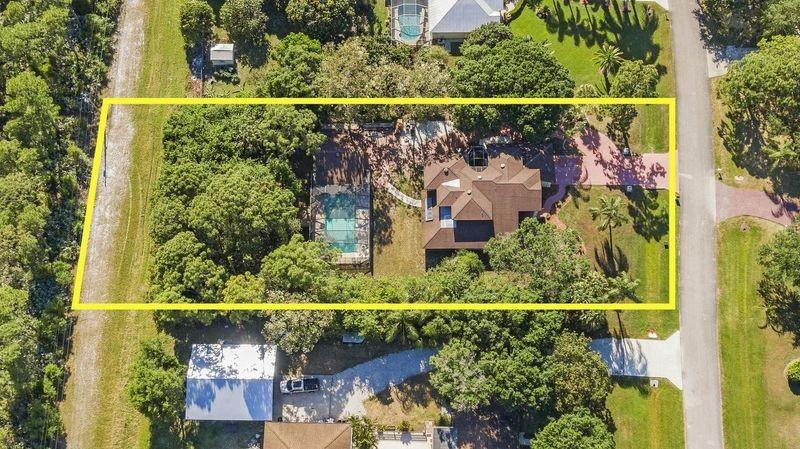 895 N Woodlands Drive