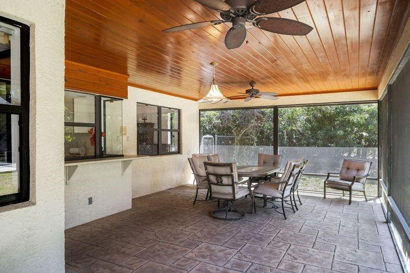 895 N Woodlands Drive