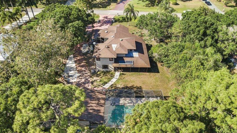 895 N Woodlands Drive