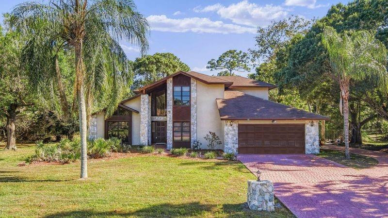 895 N Woodlands Drive