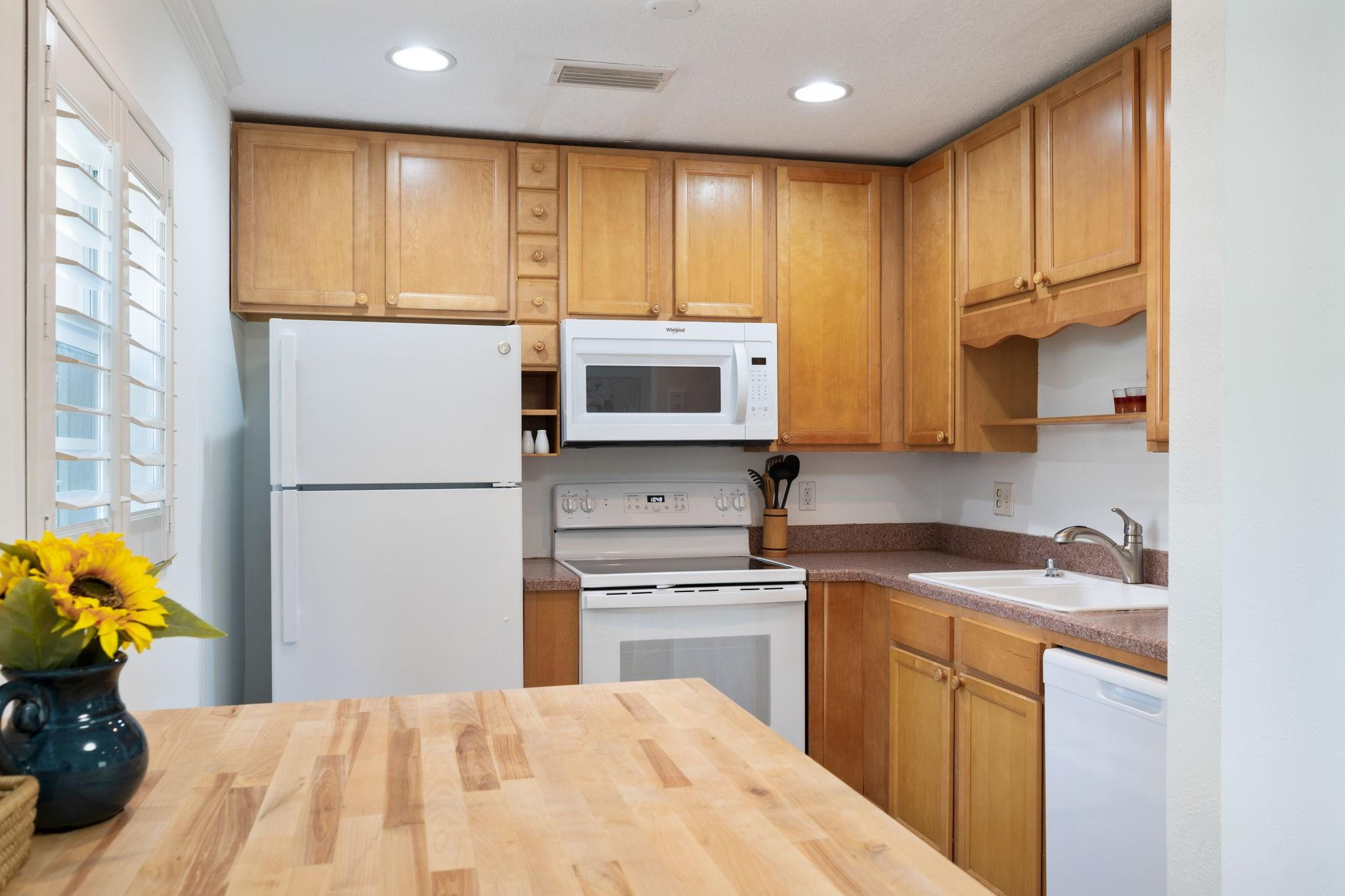 77 Royal Oak CT 102