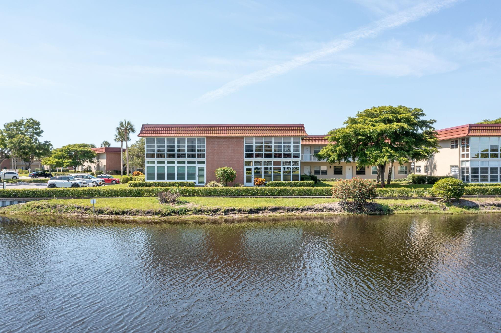 77 Royal Oak CT 102