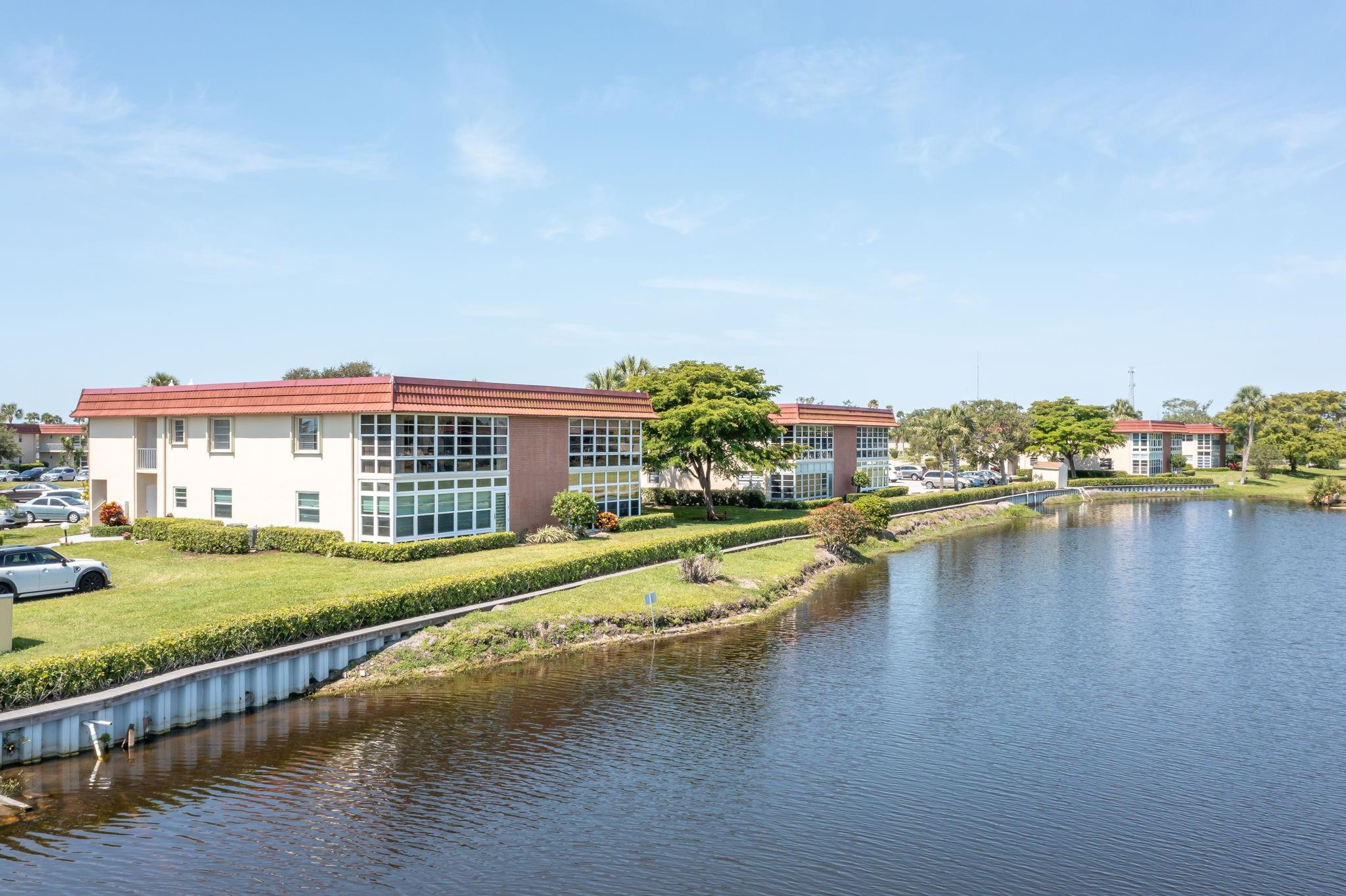 77 Royal Oak CT 102