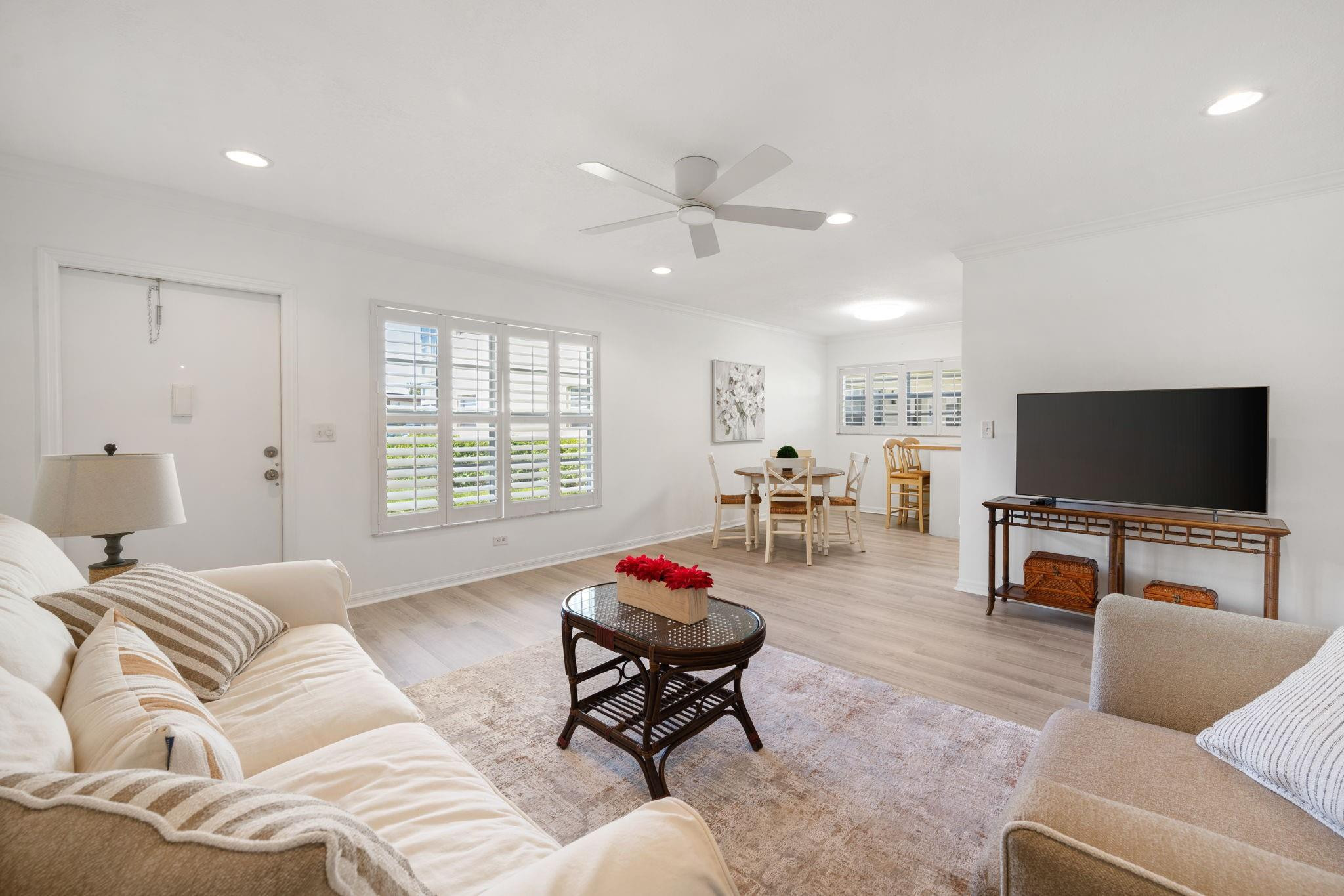 77 Royal Oak CT 102