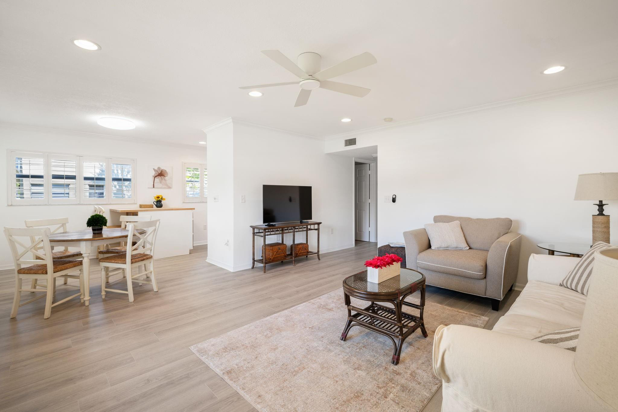 77 Royal Oak CT 102