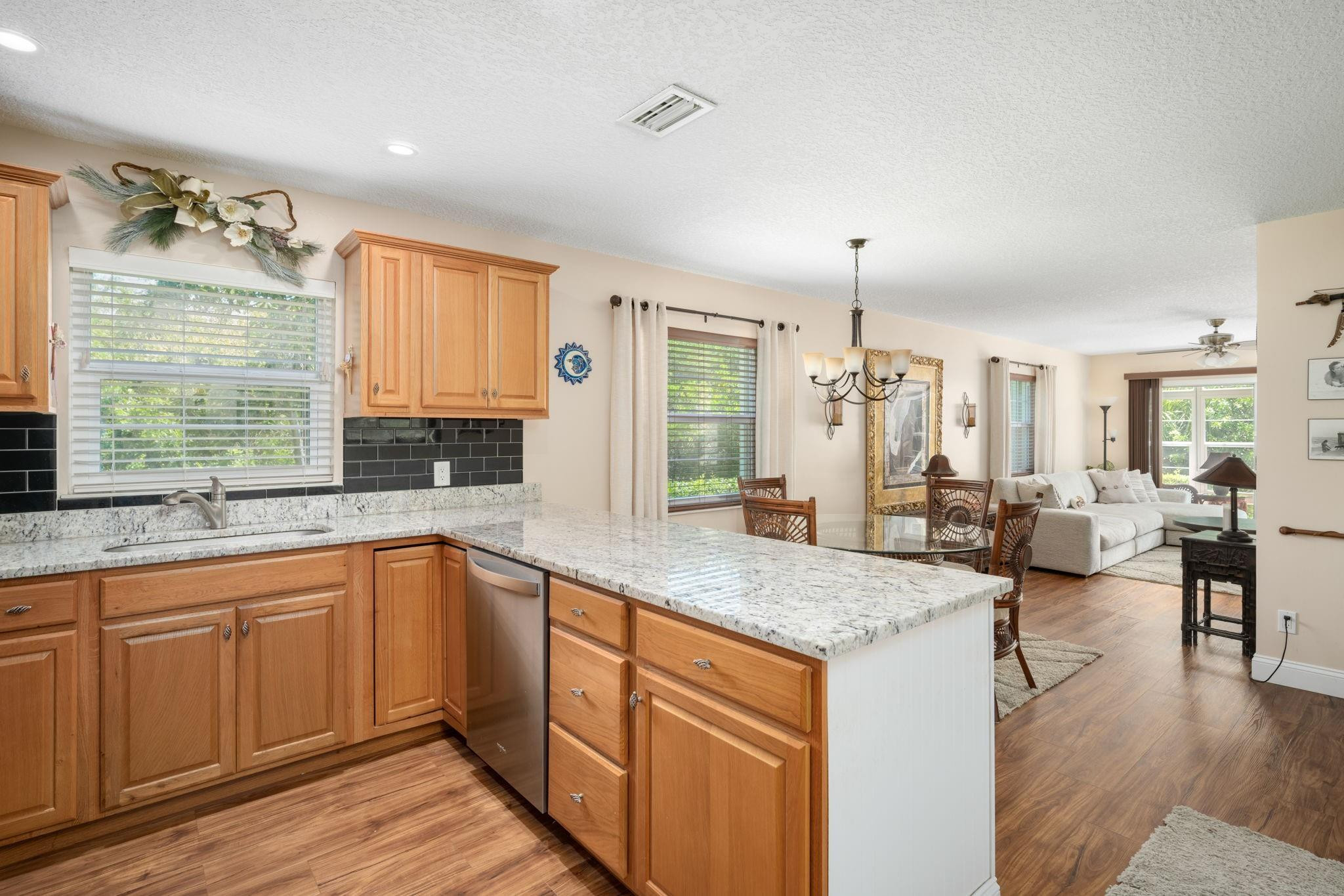 27 Vista Gardens Trl
