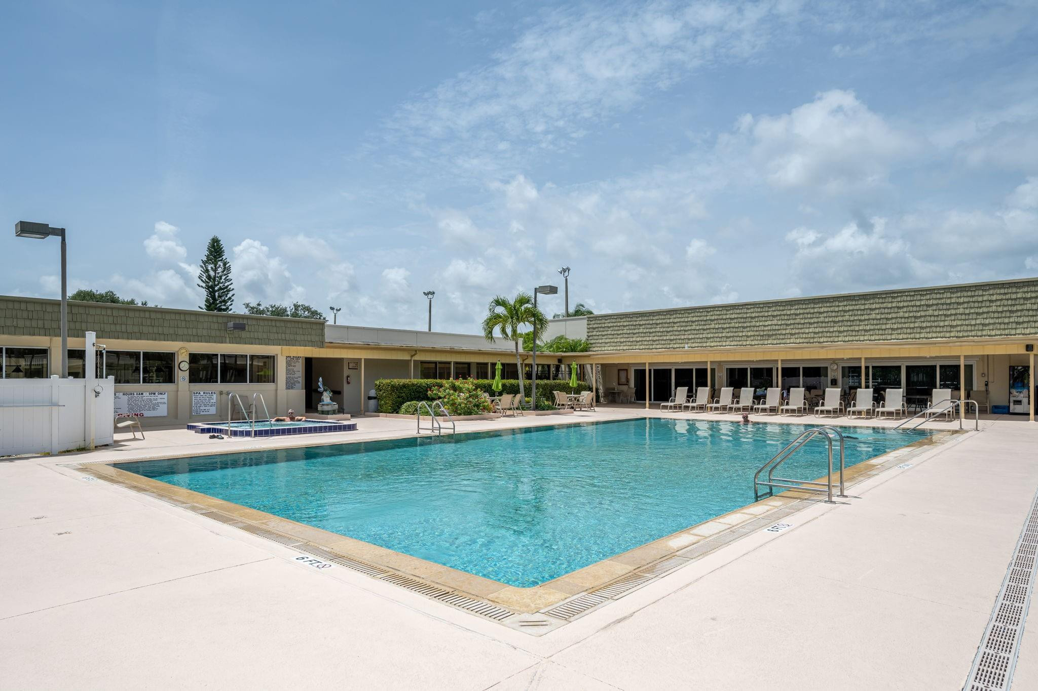 27 Vista Gardens Trl