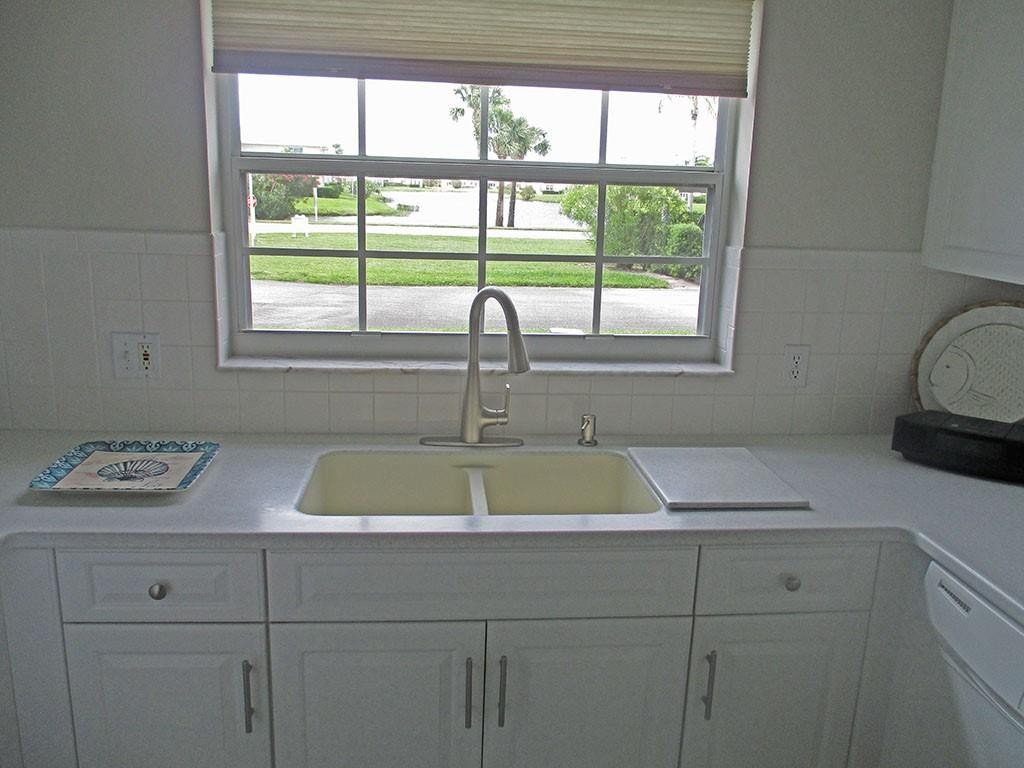 740 Lake Orchid Cir 109