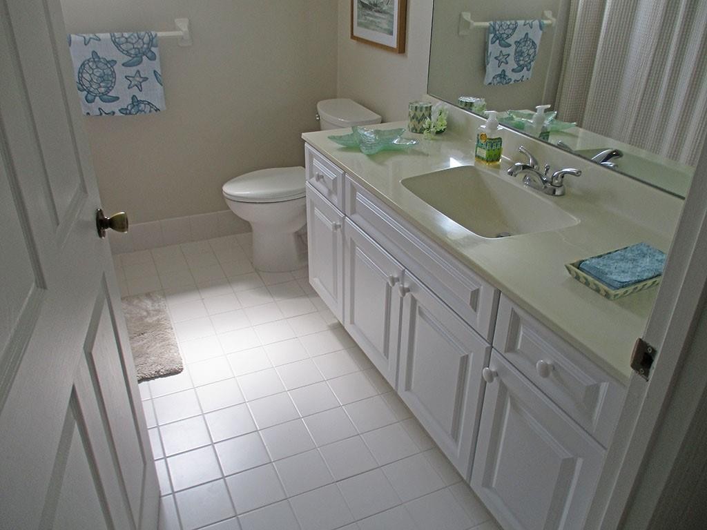 740 Lake Orchid Cir 109
