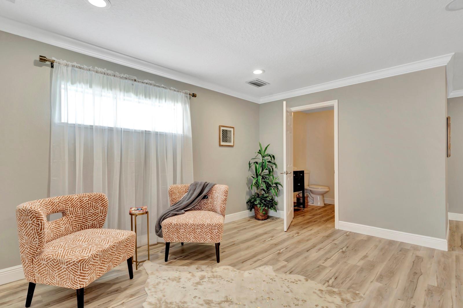 105 38th Ct