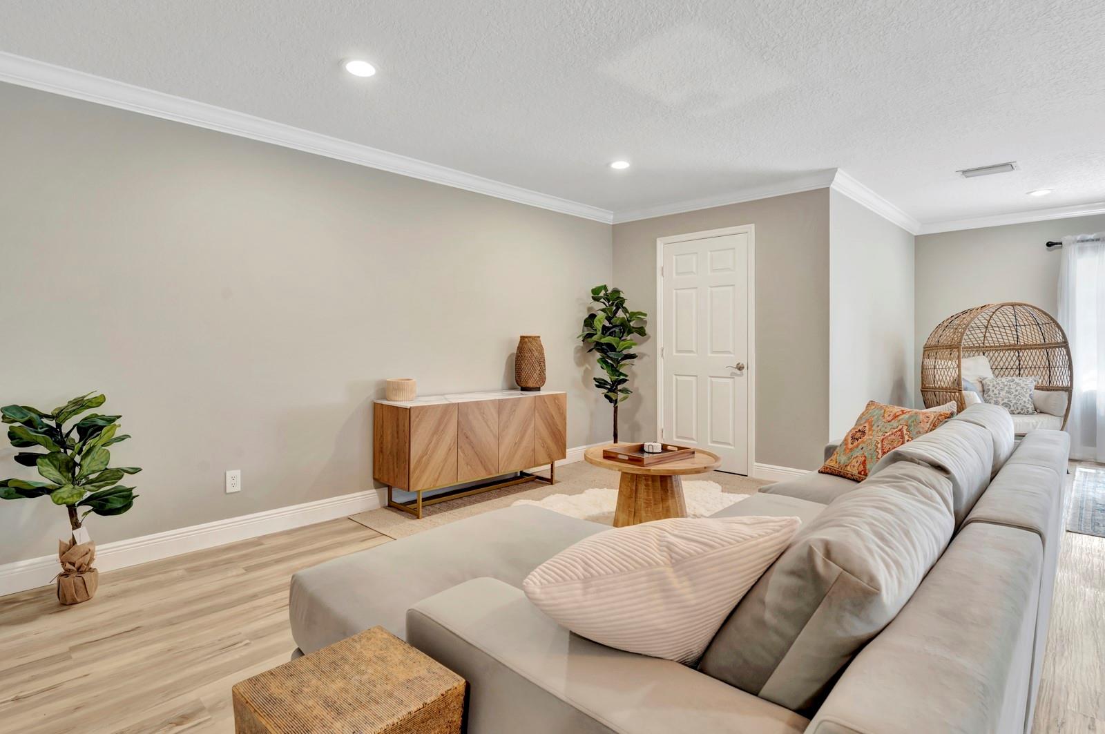 105 38th Ct