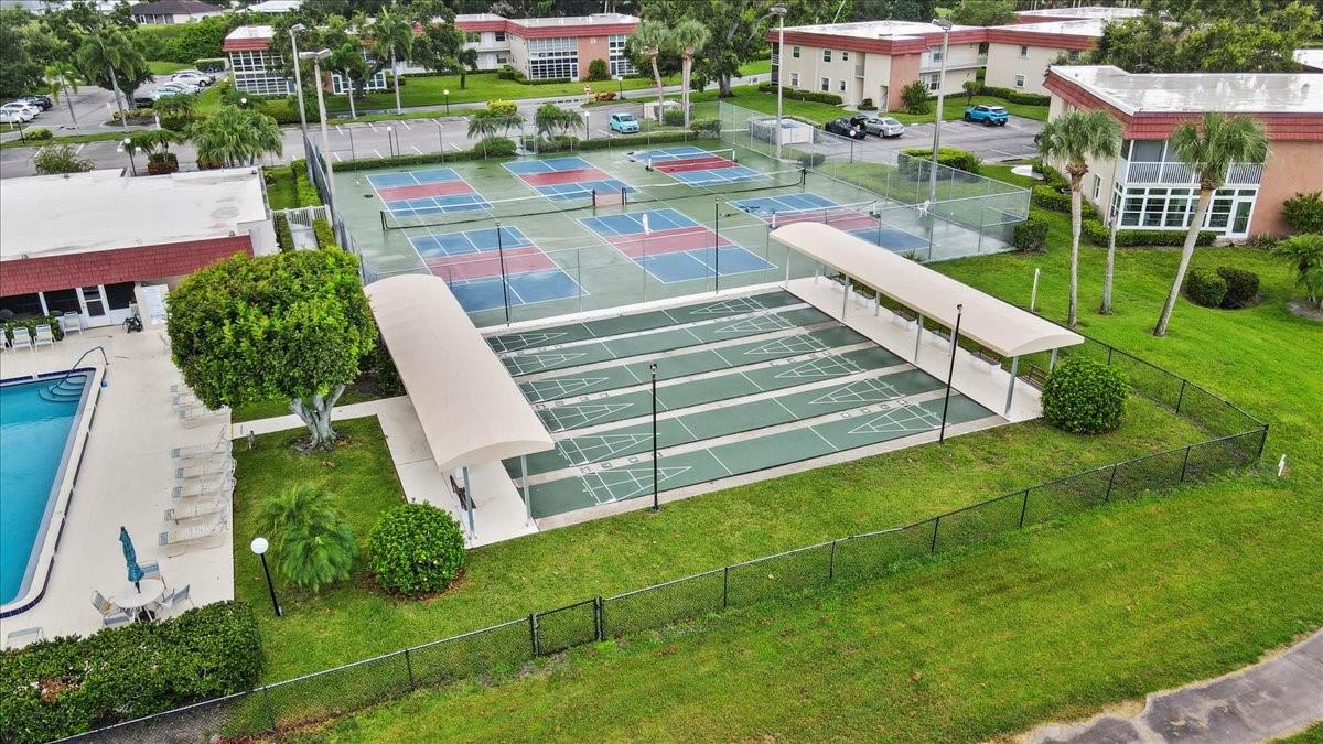 3 Vista Palm Ln 204