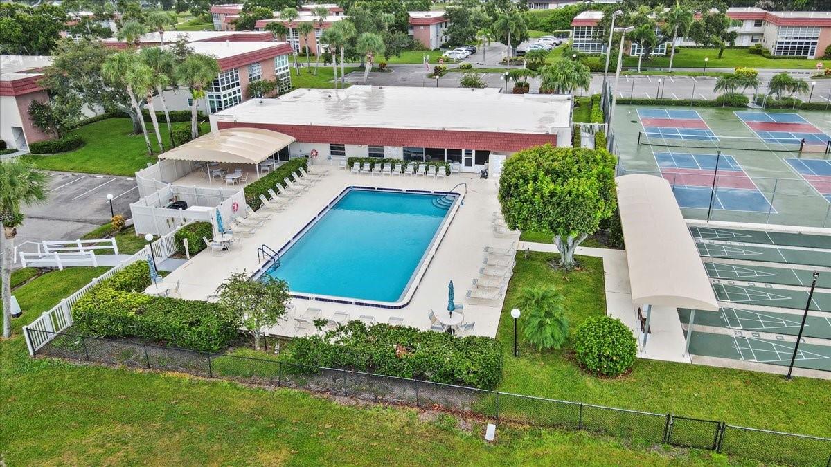 3 Vista Palm Ln 204