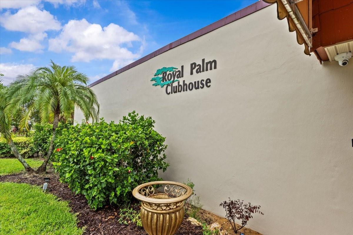 3 Vista Palm Ln 204