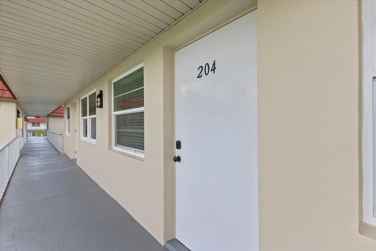 3 Vista Palm Ln 204