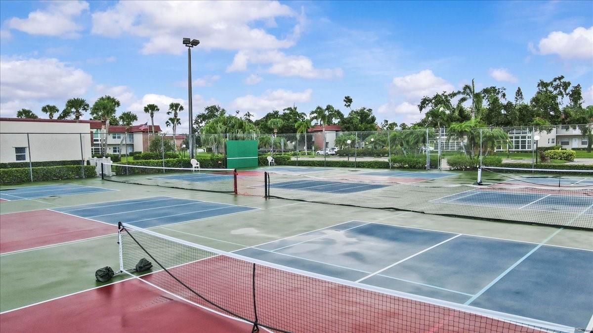 3 Vista Palm Ln 204