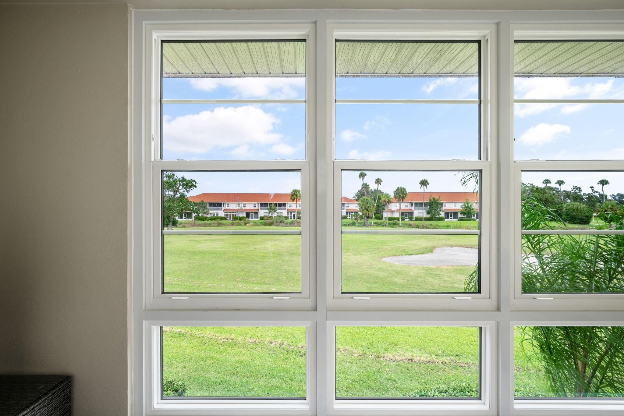 3 Vista Palm Ln