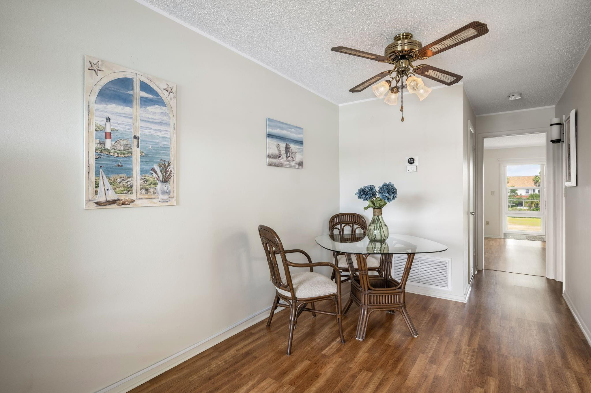 3 Vista Palm Ln
