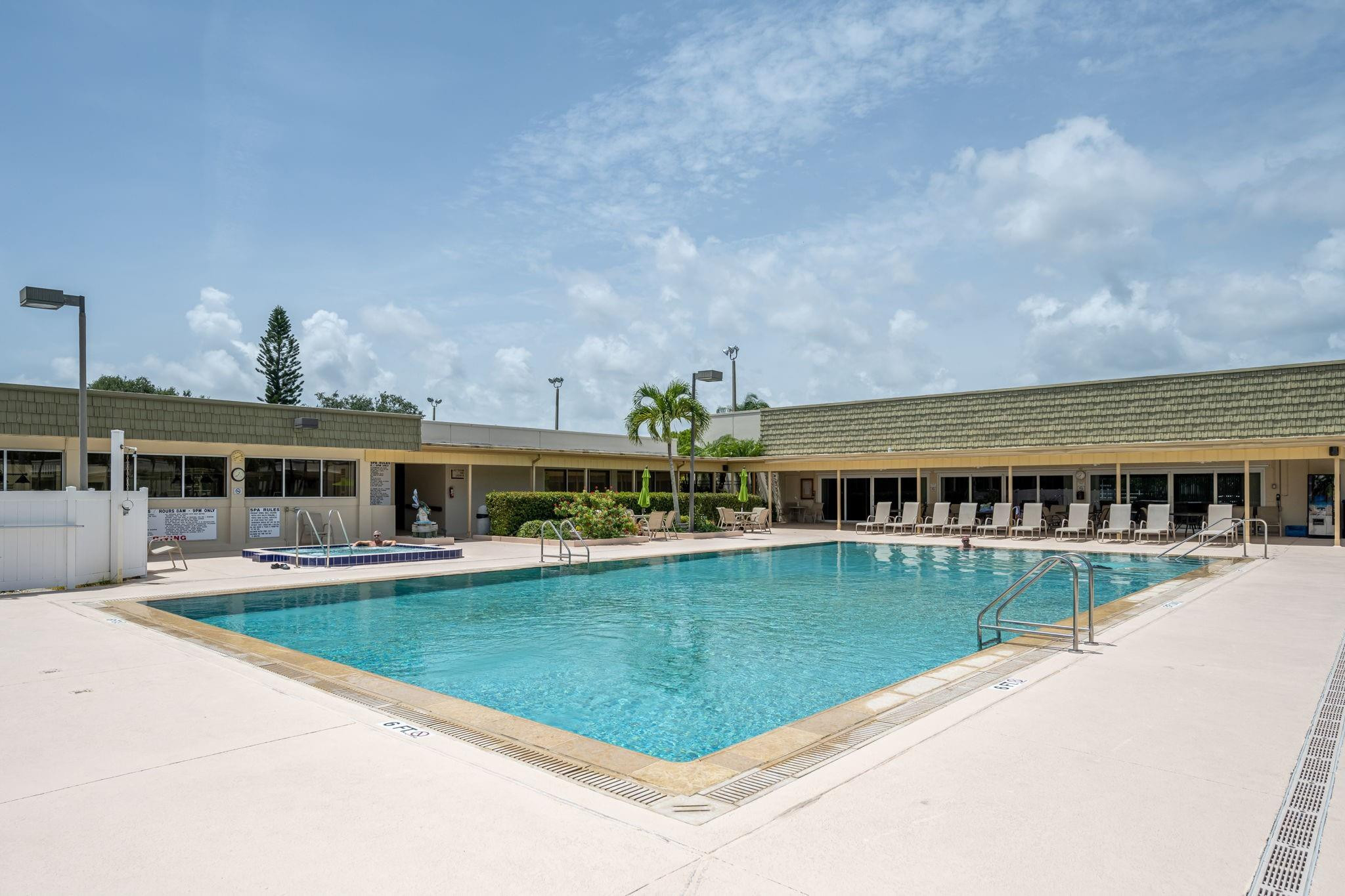 40 Vista Gardens Trl 201